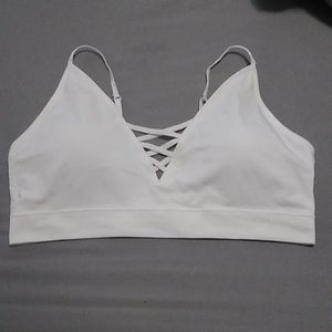 White Strappy Seamless Bralett.
